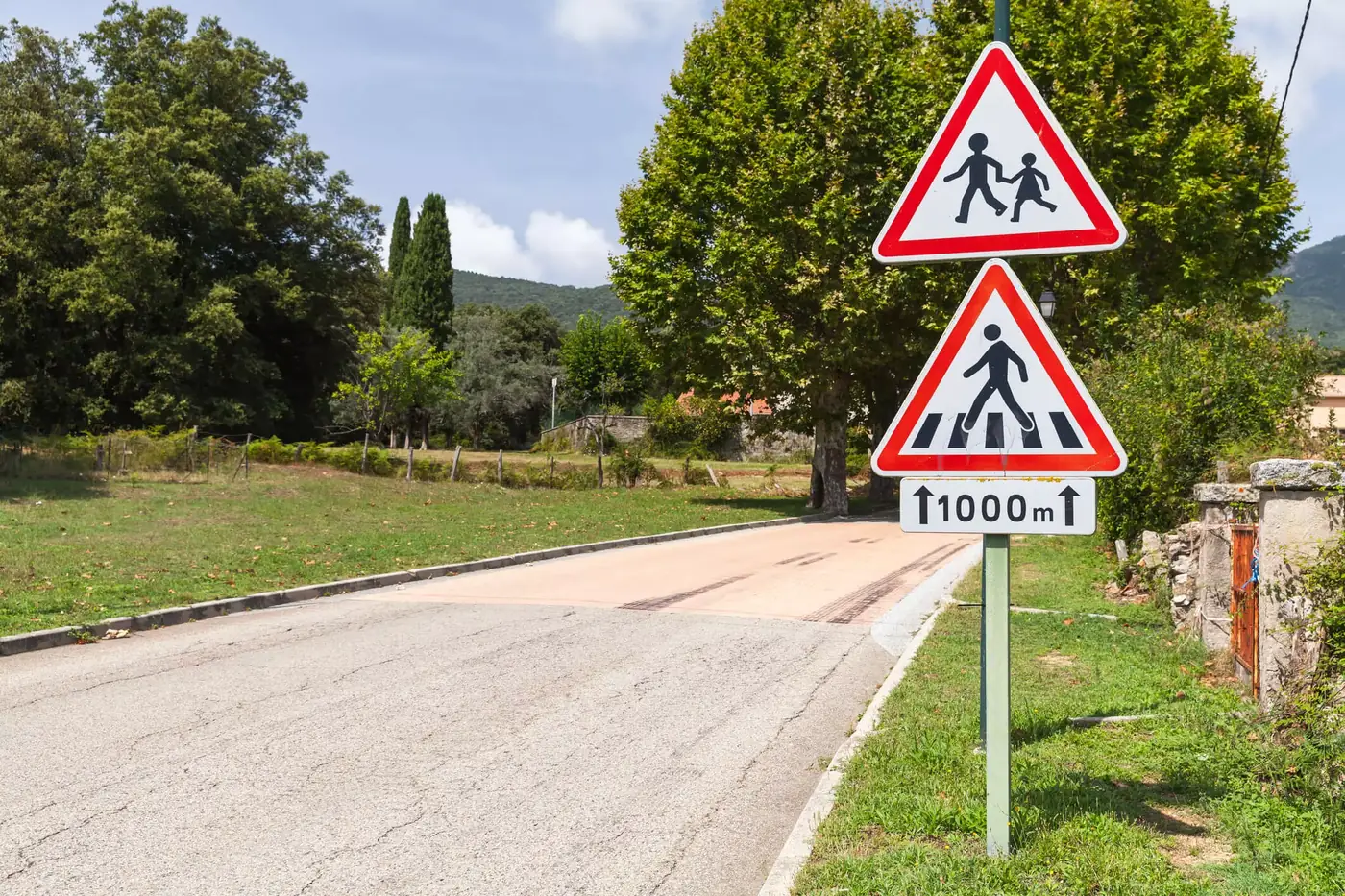 Panneaux de signalisation routière