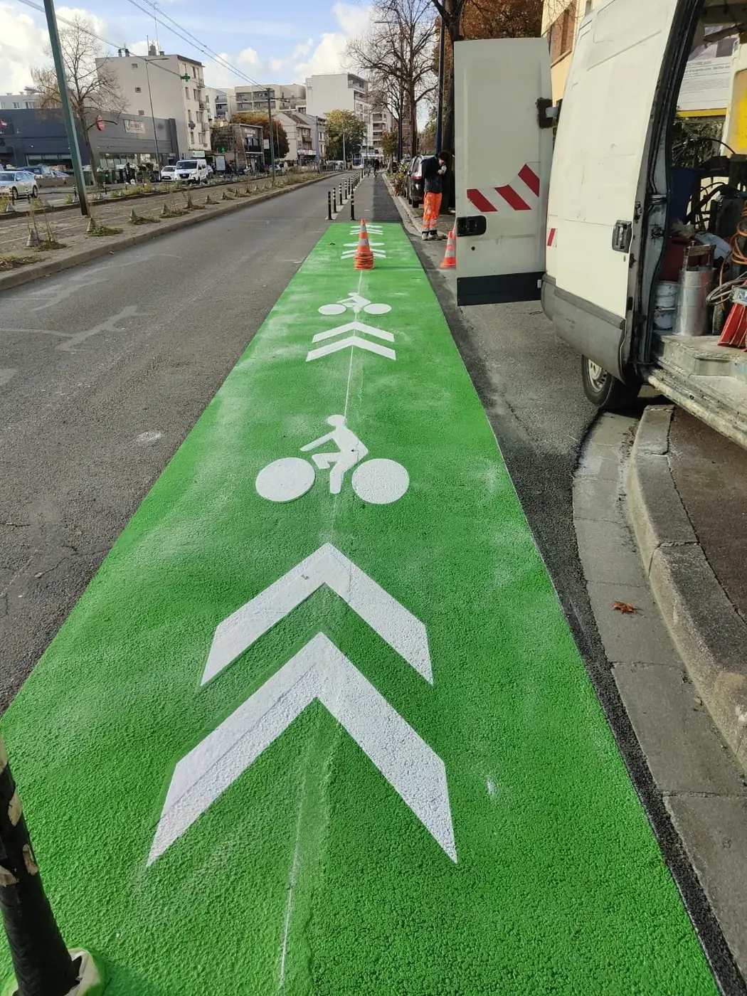 Piste cyclable en résine verte